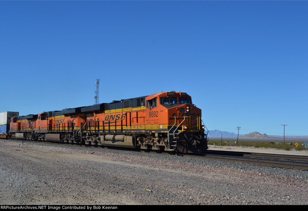 BNSF 6692